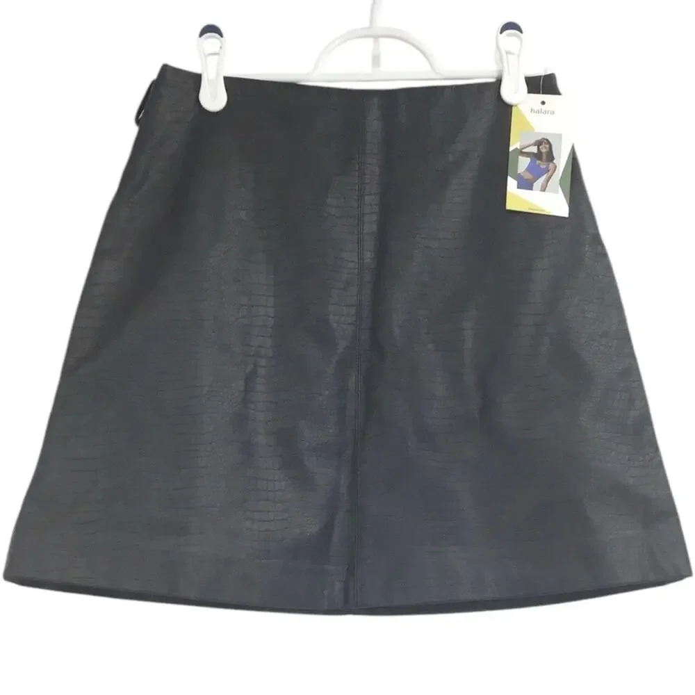 NWT HALARA Faux Leather Animal Skin Mini Skirt size Medium Black - Picture 1 of 5